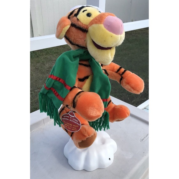 Vintage Talking Bouncing Tigger 22" Animated Christmas Greeter Disney Pooh Telco - Picture 6 of 16